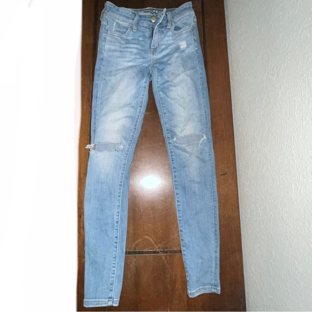 American Eagle Light Wash Jeans